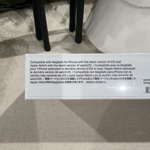 NIP Apple MagSafe Duo Charger - Picture 6 of 7